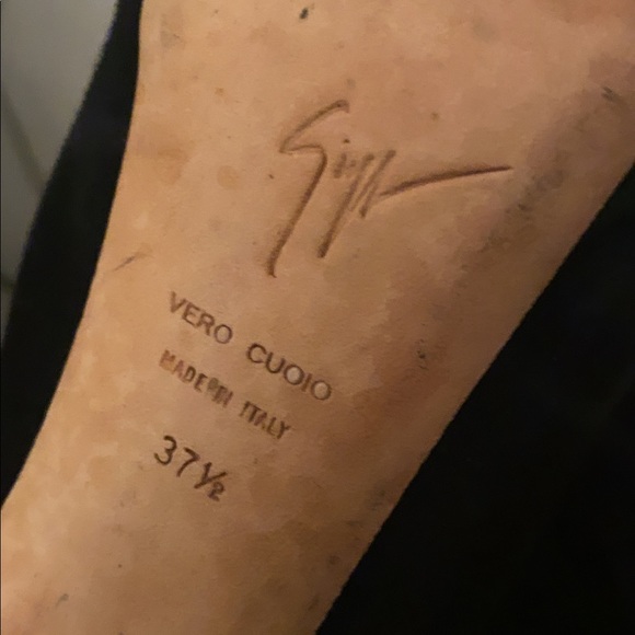 Authentic Giuseppe Zanotti black suede peep toe pumps great condition - Picture 5 of 5